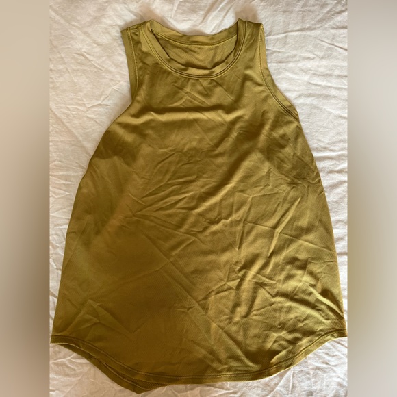 Lululemon tank - Picture 1 of 3